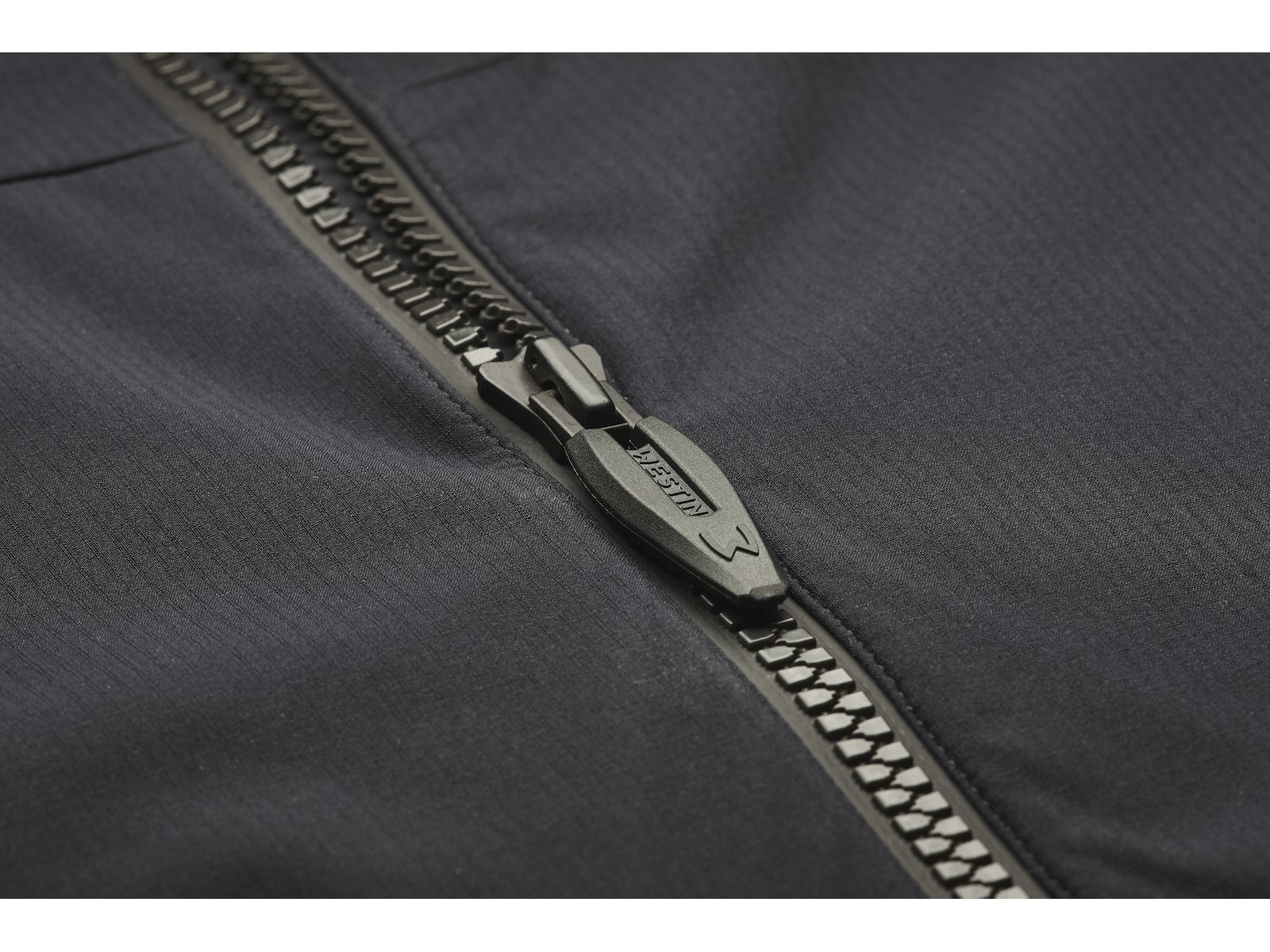 Westin W4 Super Duty Softshell Jacket Seal Black: Giacca Da Pesca Antivento E Impermeabile Per Spinning. Con Cappuccio E Tasche Multiple. Taglie Unisex